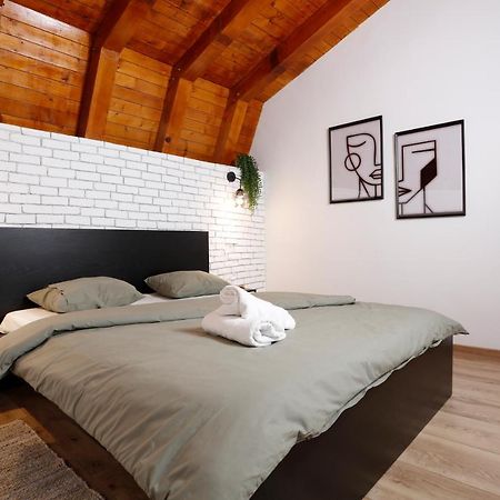 One Love Central Cottage Bucarest Extérieur photo