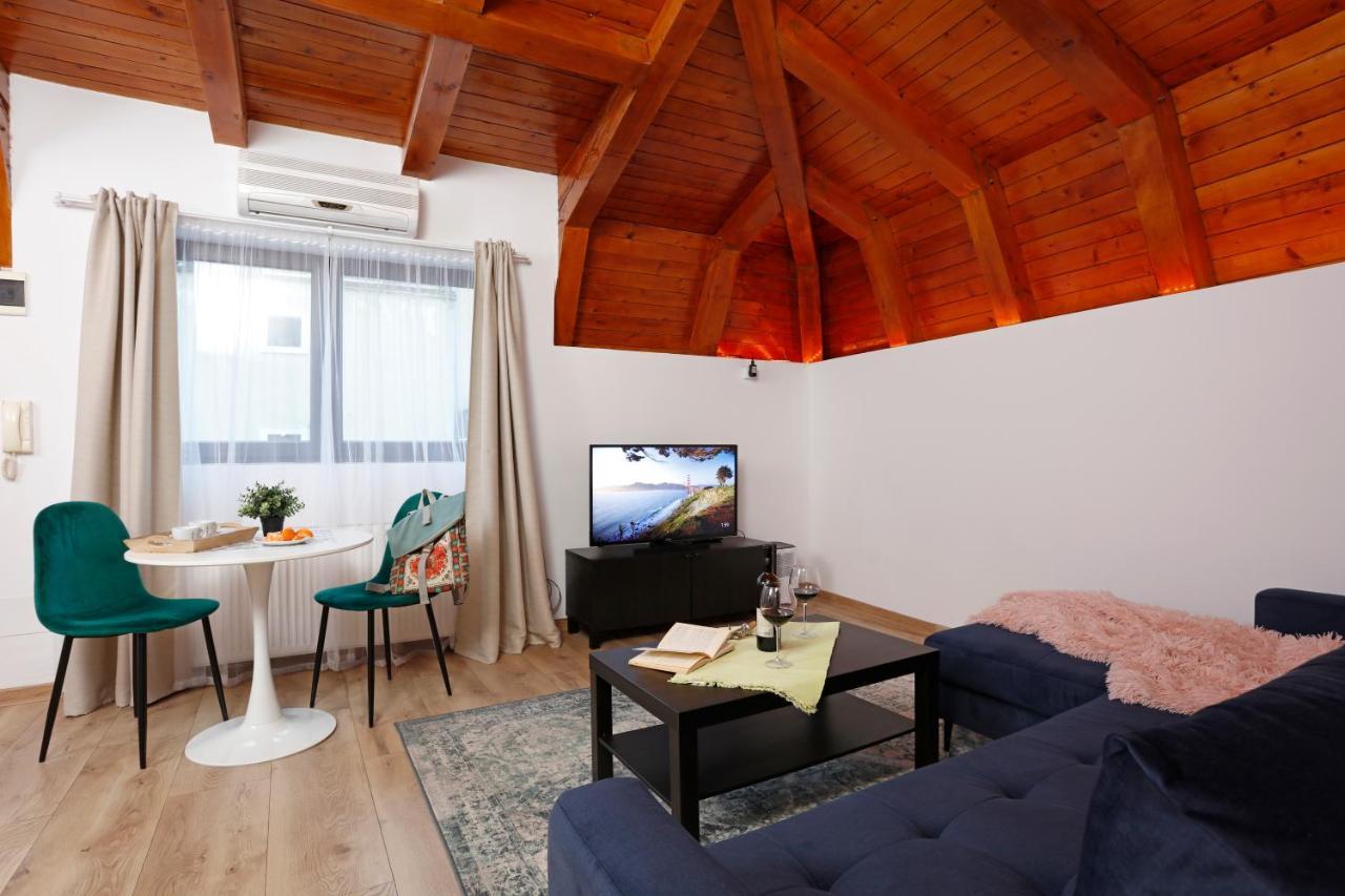 One Love Central Cottage Bucarest Extérieur photo